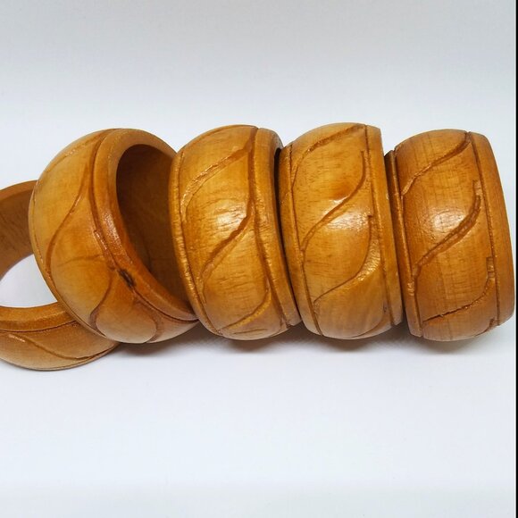 Vintage MCM Kemp & Beatley Carved Wood Wooden Napkin Rings - Set of 5 - Picture 6 of 13